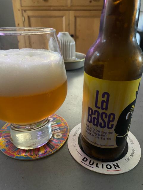 La base, Brasserie La Poule