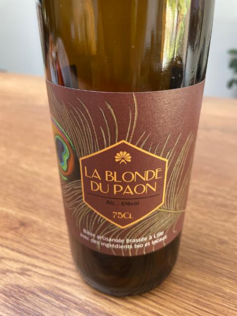 La blonde du paon, Monsieur Paon