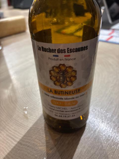 La butineuse, Le rucher des escaunes