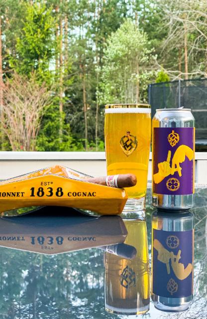 LA Glove 6.9%, Monkish Brewing Company, United States