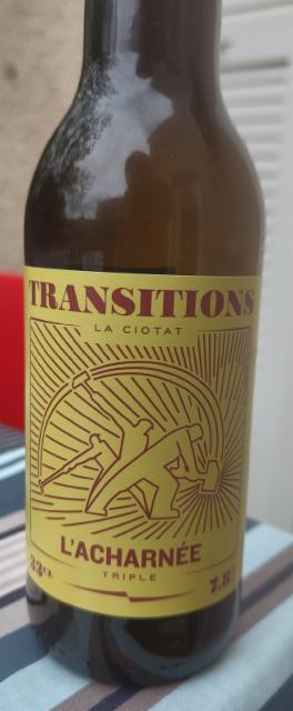 L'Acharnée, Transitions