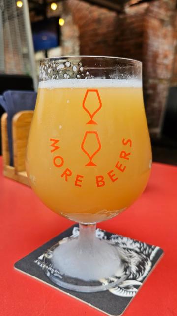 Laikabriedis Hefeweizen 4.5%, Labietis, Latvia