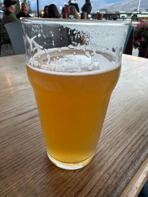 Legacy Session Hazy IPA 5.0%, Folding mountain brewing, Canada