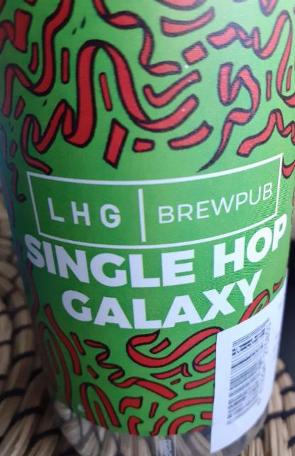 Single hop galaxy 4.9%, Left Handed Giant Brewing, England