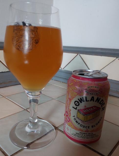 Lowlander tompouce blonde 5.0%, Lowlander Botanical Beer, Netherlands