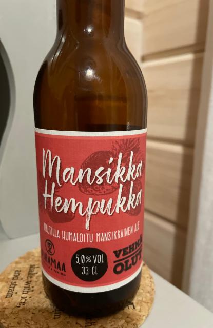Mansikka Hempukka 5.0%, Pihamaa Viinitila & Panimo, Finland