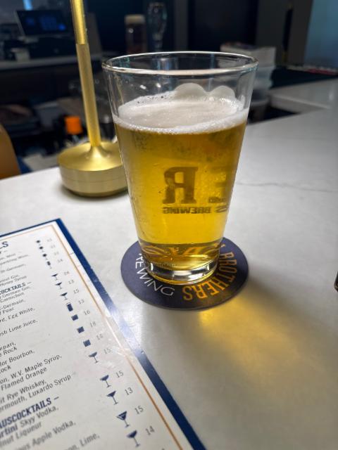 Mecklenbrau 4.3%, Bavarian brothers brewing, United States