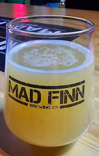 Mid Winter Madness - Hazy Series No.2 8.5%, Mad Finn Brewing Co, Finland