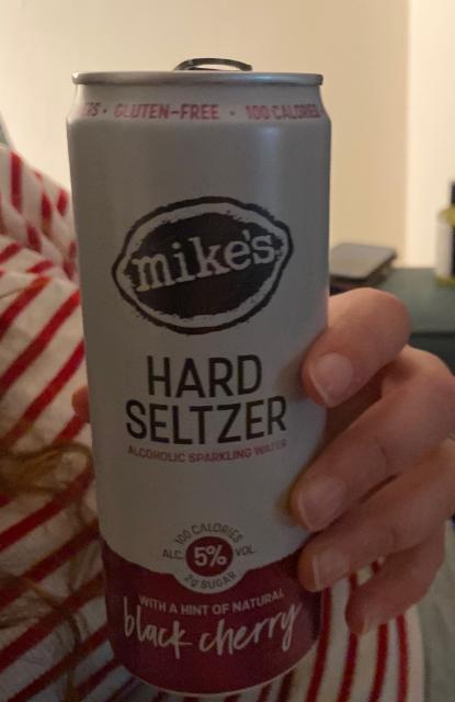 Mike's Hard Seltzer Dark Cherry 5.0%, Mike's Hard Beverage Co, United States
