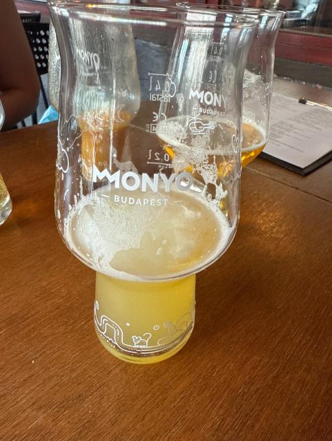 Mojo working'25 DDH NEIPA with Dr. ruki x Rakau 7.0%, MONYO Brewing Co, Hungary