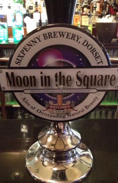 Moon In The Square 4.2%, Sixpenny Brewery, England