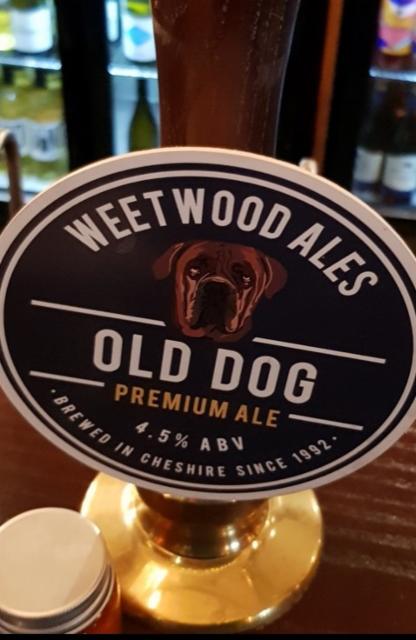 Old Dog 4.5%, Weetwood Ales, England