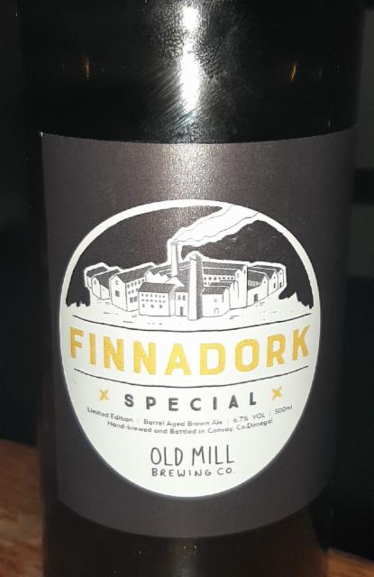 Old mM Mill Brewing Co. Finnadork 6.7%, Old Mill Brewing co. Donegal convoy, Ireland