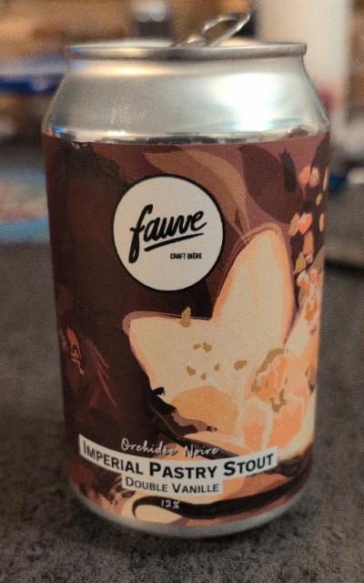 Orchidée noire, Fauve