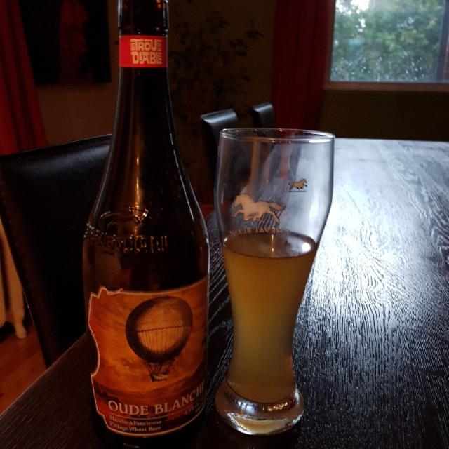 Oude Blanche 4.5%, Le Trou du Diable, Canada
