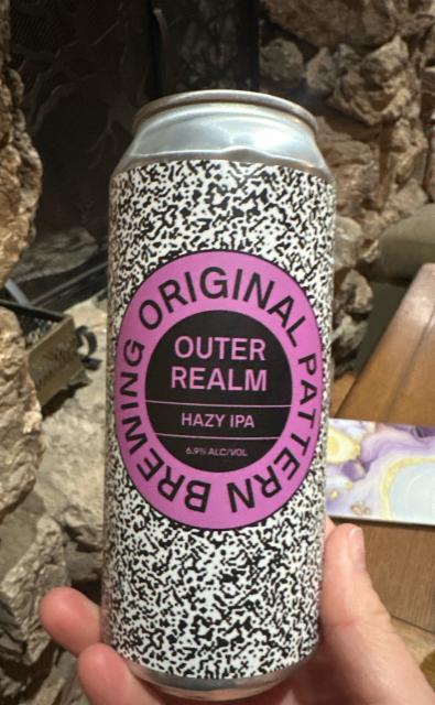 Outer Realm Hazy IPA 6.9%, original pattern brewing, United States
