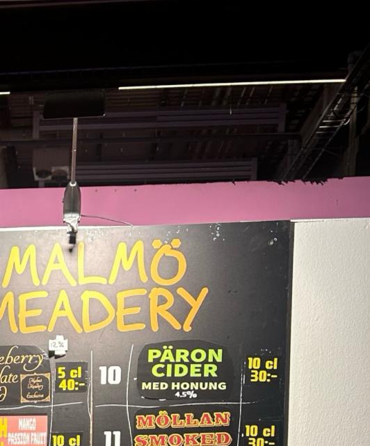 Päroncider med honung 4.5%, Malmö Meadery, Sweden