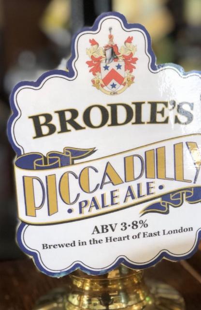 Piccadilly Pale Ale 3.8%, Brodie's, England
