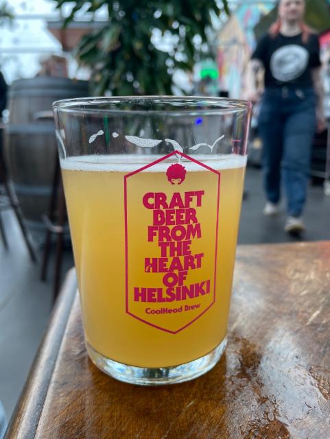 Pilot 14: Hefeweizen 4.8%, CoolHead Brew, Finland