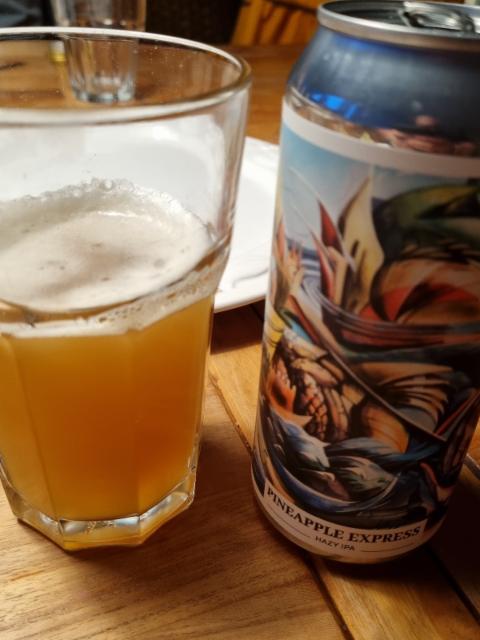 pineapple express Hazy IPA 6.7%, Deeper Roots Brewing, Denmark