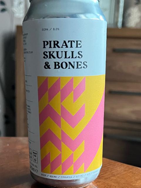 Pirate Skulls & Bones 8.0%, Black Lodge Brewing, England