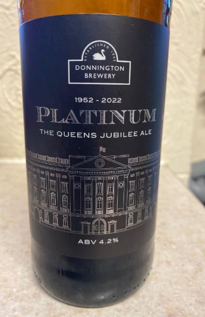 Platinum The Queens Jubilee Ale 4.2%, Donnington Brewery, England