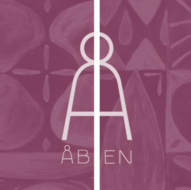 Polichinelles, Åben