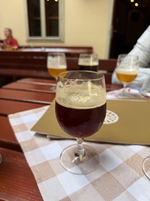 Polotmavy špeciál 5.5%, Sladovna, Slovakia