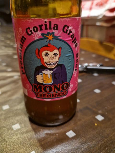 Premium Gorilla Grape Beer, Mono Tremendo