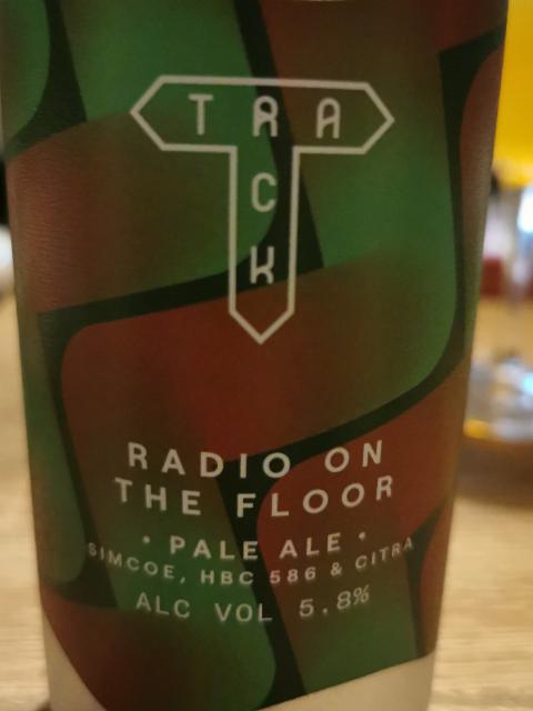 Radio on the floor 5.8%, Track Brewing Co., England