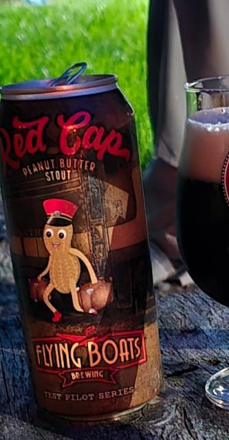 red cap 4.8%, Flying Boats Brewing, Canada