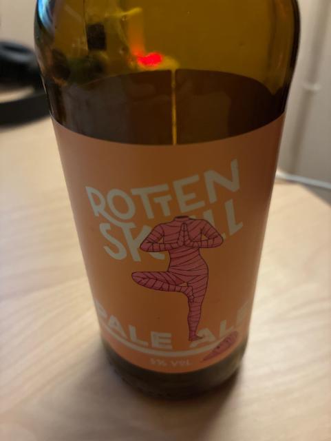 Rotten skull pale ale 5.0%, Brasserie Volcelest (Vallée De Chevreuse), France