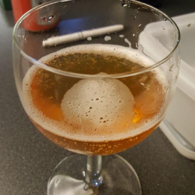 Saisonia komisaario kettu 5.4%, Vaunumiehen Panimo, Finland