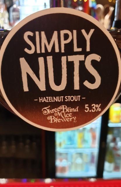 Simply Nuts 5.3%, Three Blind Mice Brewery, England