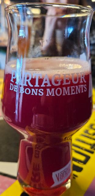 Slum kids, Brasserie Arcka