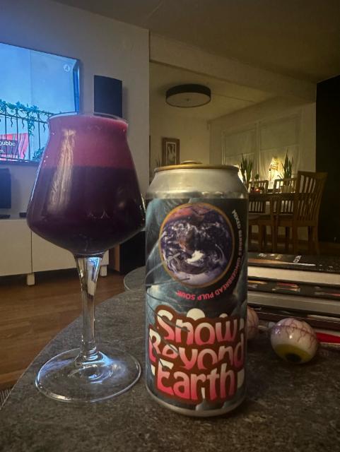 Snow Beyond Earth, Elmeleven