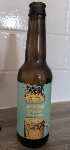 sour garten 5.6%, Blackened Sun Brewing, England