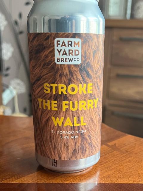 Stroke The Furry Wall 5.4%, Farm Yard Brew Co., England