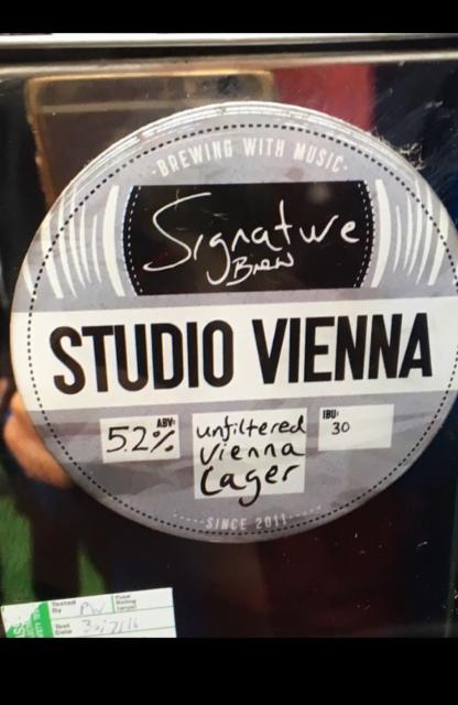 Studio Vienna 5.2%, Signature Brew, England