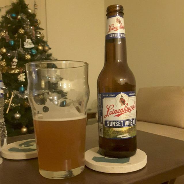Sunset Wheat 4.9%, Jacob Leinenkugel Brewing Company, United States