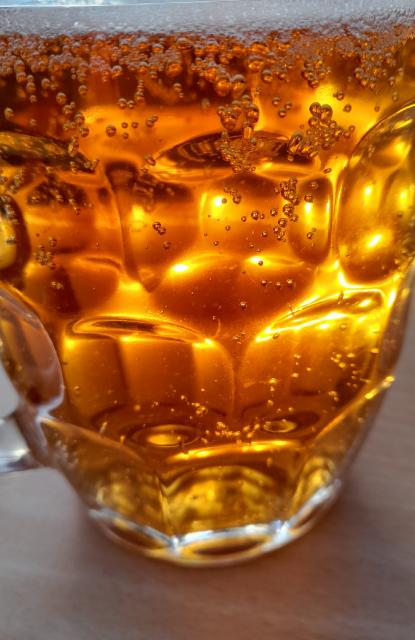 superman 5.3%, Red Moon, England