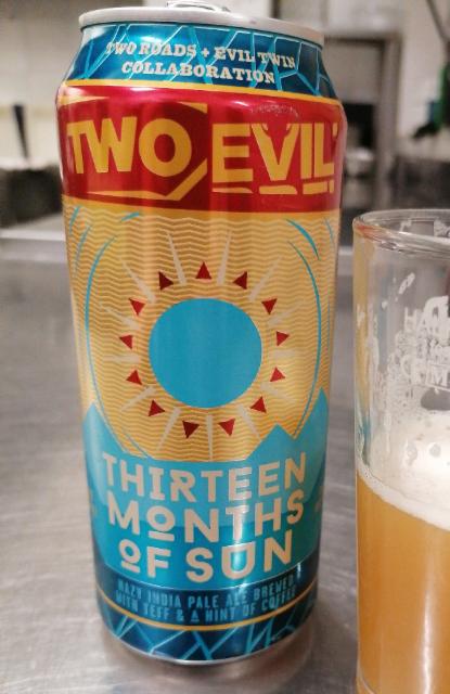 thirteen months of sun 7.0%, Two Roads Brewing Company, United States