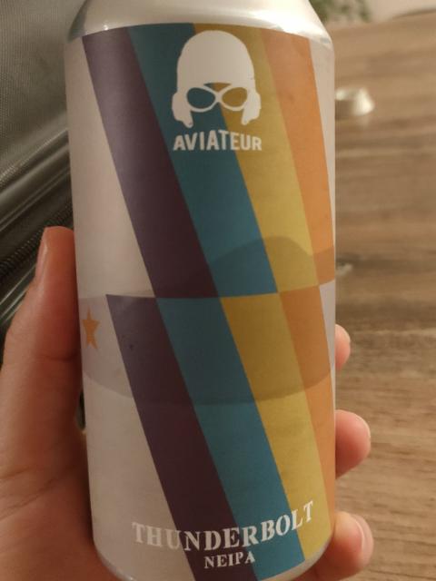 Thunderbolt, Aviateur
