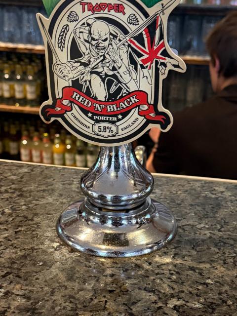 Trooper Red 'N 'Black 5.8%, Robinsons Brewery, England