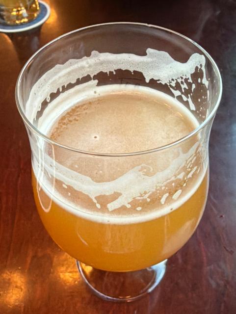 Two tone neipa 6.8%, Schwarze Rose, Germany