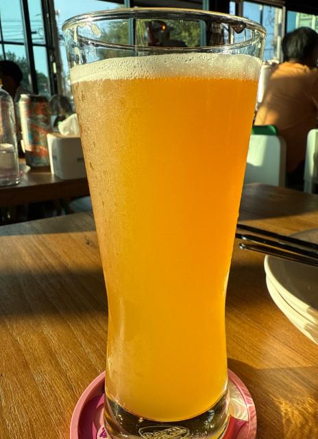Upb nimit tai weizen 5.0%, United Peoples Brewery, Thailand