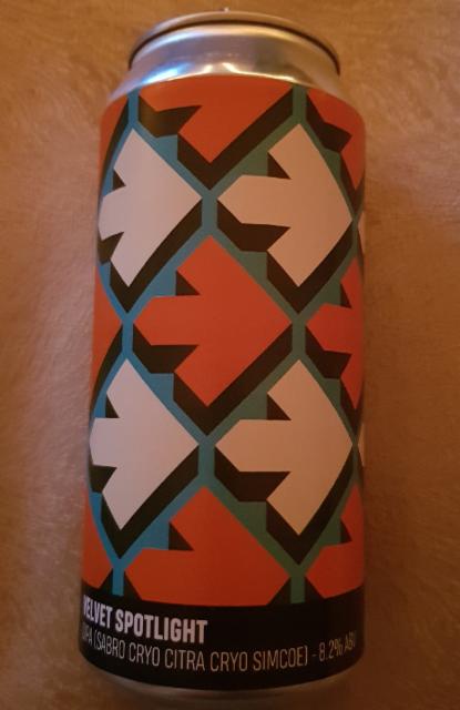 Velvet Spotlight 8.2%, Howling Hops, England