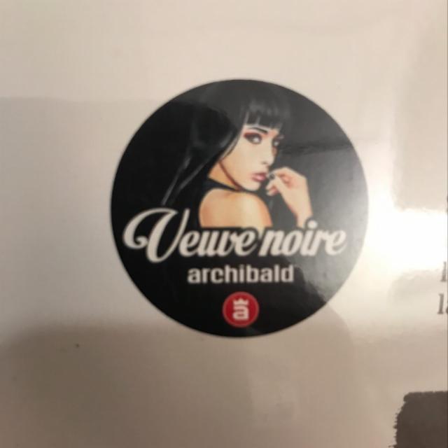 Veuve noire 4.0%, Microbrasserie Archibald (AB InBev), Canada
