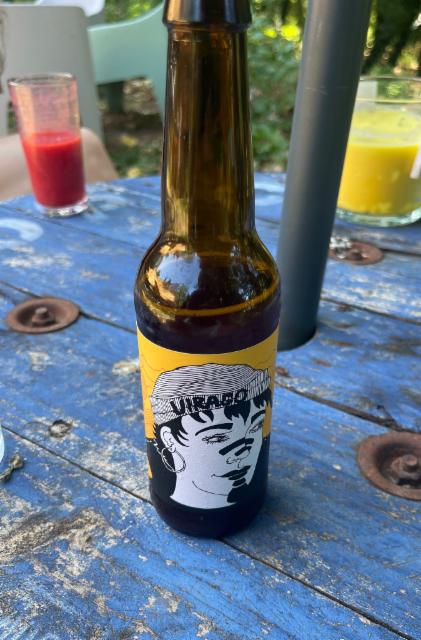 Virago rousse, Y'a Une Sorcière Dans Ma Bière
