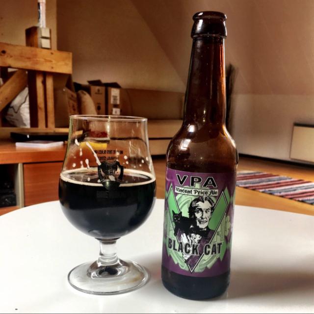 VPA (Vincent Price Ale) Black Cat 4.6%, Hopdaemon Brewery Co, England